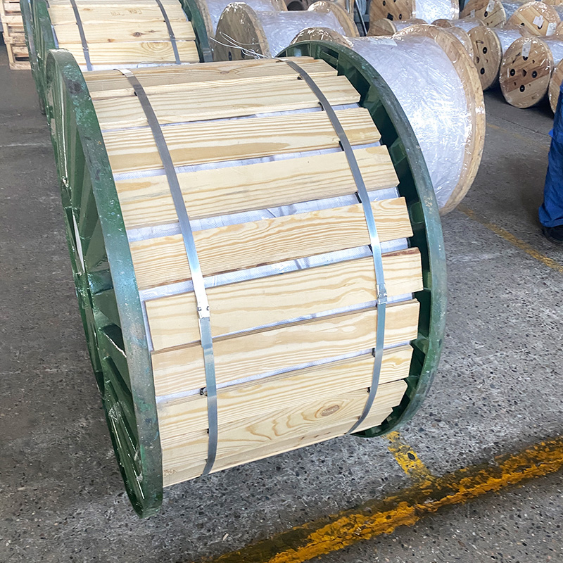 Galvanized steel strand wooden reel
